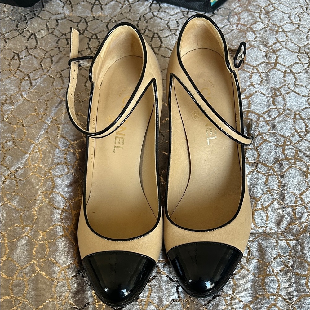 CHANEL Beige and Black Cap-Toe Mary Jane Heels - Picture 3 of 9